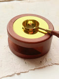 Oven for sealing wax stamps